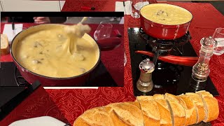 Recette fondue suisse moitié moitié  Perpétuer la tradition  Gruyère et Vacherin Fribourgeois AOP [upl. by Rol]