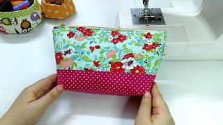 How to Sew a Lined Zipper bag  Easy Zipper bag FREE Tutorial  Fast Zipper Pouch Easy Zipper Purse [upl. by Nicodemus]