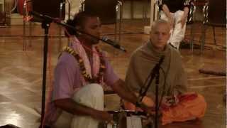 2012 07 28 HG Madhava Prabhu Evening kirtan [upl. by Idnahk542]