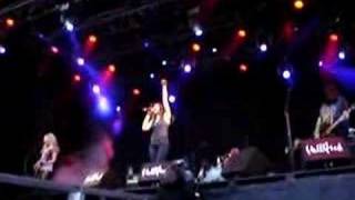 The Donnas  Better off dancing  Hultsfred 20080614 [upl. by Abehsile771]