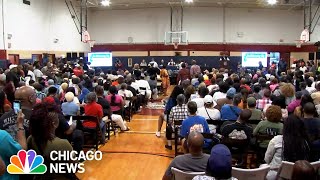 Chicago migrants Chicago residents sound off against plan to house migrants at Amundsen Park [upl. by Phillada]