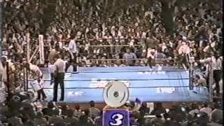 Larry Holmes vs Michael Spinks I [upl. by Suchta]