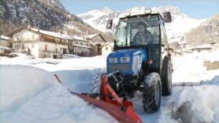 Vivid al lavoro con lama da neve e spargisale [upl. by Weld535]