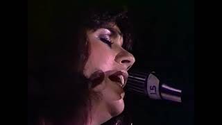 Linda Ronstadt  Heart Like A Wheel [upl. by Dnomayd]