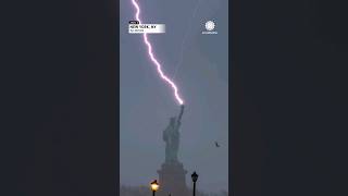 ‘Daredevil’ photographer captures lightning hitting the Statue of Liberty [upl. by Persis80]