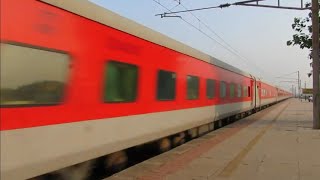 Palitana  Bandra Terminus Super fast express knocks Gholvad  Indian Railways [upl. by Batchelor]