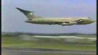 Handley Page Victor Very Low Pass [upl. by Amasa]