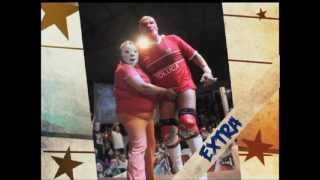 Top 10 Momentos Curiosos de la lucha libre en el 2012 [upl. by Greenleaf904]