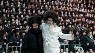 ‫Satmar Rebbe Dancing Mitzvah Tanz In Israel [upl. by Bora]