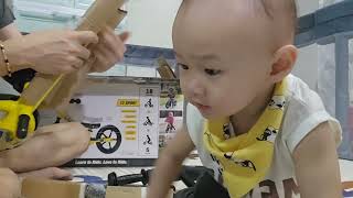 STRIDER Balance bike จักรยานขาไถ unboxing amp install strider balancebike [upl. by Rebna758]