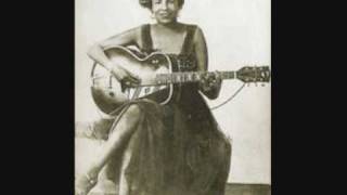 Memphis Minnie  Hoodoo Lady Blues [upl. by Alue]