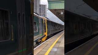 GWR 158760  GWR 158748 arrives into Cardiff Central [upl. by Avan]