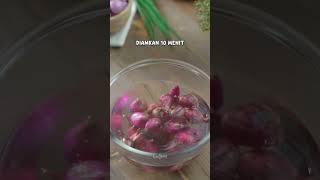 Rahasia kupas bawang merah anti perih endeus tipsdapur tipsmasak cooking kuliner shorts [upl. by Dam933]