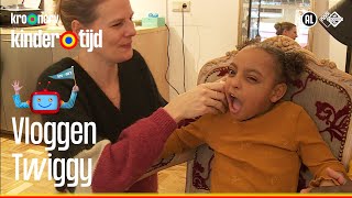 📱📹 Vloggen  Twiggy Kindertijd KRONCRV [upl. by Amice566]