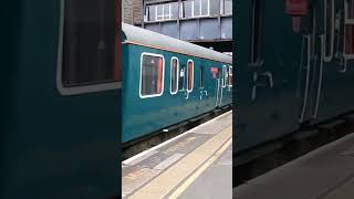 37 667 and 4 VEP thrashing through Clapham Junction with francisbourgeois on 10924 [upl. by Griffis]