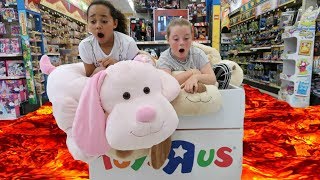 THE FLOOR IS LAVA CHALLENGE AT TOYS R US [upl. by Gabriellia]