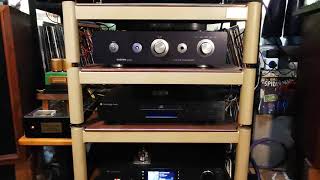 Sugden Signature A21se integrated amp and 51 years old Hitachi LoD hs500 speakers [upl. by Nedlog]