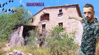 UNA TRAGEDIA HIZO que esta CASA quedase ABANDONADA en mitad DEL BOSQUE con TODO DENTRO [upl. by Fulvia]