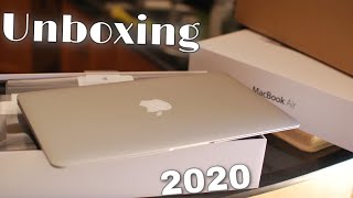 MACBOOK AIR 2017 UNBOXING amp SETUP [upl. by Aneri]