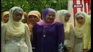 Muslim Cambodian wedding the culture of Cham Khmer Muslim wedding [upl. by Kenley191]