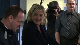 Marine Le Pen promette ridurremo tasse in città a guida FN [upl. by Raynard]