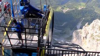 Auf der Seilbahn auf den Dachstein  2D [upl. by Eenel]