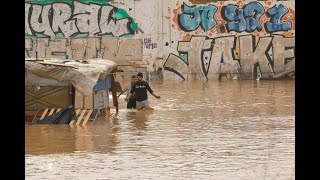 Afectados por las lluvias en Valencia piden ayuda en redes sociales [upl. by Accissej330]