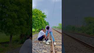 Train 🚊 ki patari pr pair fasa 🧟‍♀️😱  Pappu diwan  shortszombiesurvivatrendingviralshorts [upl. by Adnileb]