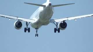 Air France quotAIRFRANSquot approach over quotDer Clouquot with sunny landing  at Berlin Tegel airport [upl. by Ammeg]