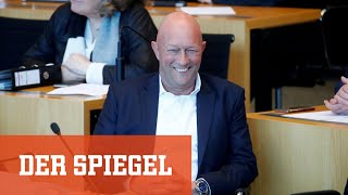 FDPMann Kemmerich zum Ministerpräsidenten gewählt  DER SPIEGEL [upl. by Allecnirp]