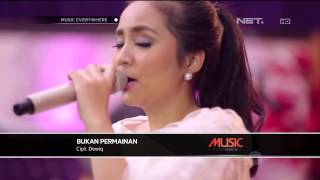 Gita Gutawa  Bukan Permainan Live at Music Everywhere [upl. by Javler716]