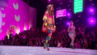 Neon Jungle  Trouble Live Victorias Secret Fashion Show 2013 [upl. by Kazue252]