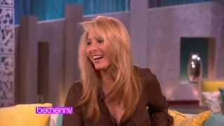 Lisa Kudrow Sings Smelly Cat [upl. by Assir]