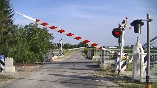 Spoorwegovergang Guastalla I  Railroad crossing  Passaggio a livello [upl. by Nilson]