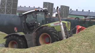 Claas Xerion 3800 vc [upl. by Adnahcir842]