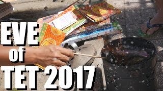 TET VIETNAM EVE 2017 Vietnamese Lunar New Year VLOG 2 [upl. by Gipsy]