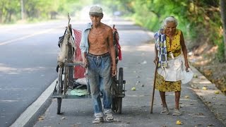 La conmovedora historia de dos ancianos que viven recogiendo latas [upl. by Ursulette]