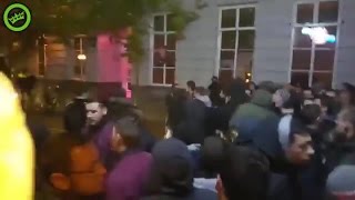 Een groep hooligans zocht de confrontatie met PSVsupporters [upl. by Fayina]