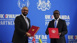 Immigration  le RoyaumeUni et le Rwanda signent un nouveau traité [upl. by Egdamlat]