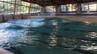 Vagues à la piscine de Saint Chamond vue latérale [upl. by Nnyla]