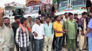 Rate Down💔 Hamari Trucks ko Load Nahi Mil raha Hai🙃 Kashmir Apple Market 🙏 [upl. by Anyotal]