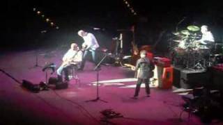 Mark Knopfler performing the quottwiddly bitsquot at the end of sultans of swing Roma 2010 [upl. by Nauqal743]