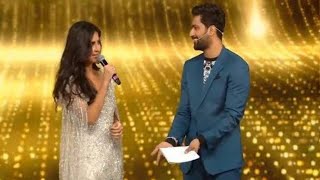 vicky kaushal proposing katrina kaif  Katrina Kaif and Vicky Kaushals first meeting surfaced [upl. by Arley]