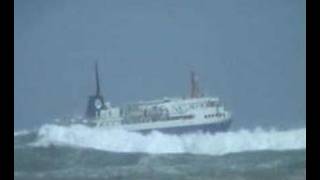 Ship departing Wellington into big swell [upl. by Eckmann532]