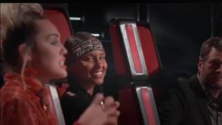 The Voice 2016 Battle Dan Shafer vs Sundance Head Feel Like Makin Love [upl. by Cloots]