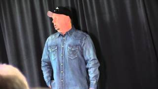 Country sensation Garth Brooks Dublin press conference [upl. by Eenal]