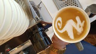 SEAHORSE LATTE ART 🌊🦄 barista drinks coffee saudiarabia [upl. by Dulcia]