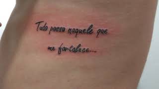 Tatuagem frase na costela [upl. by Ahsaetan735]