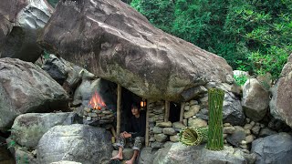 3 DAYS solo survival CAMPING  FISH TRAP CATCH and COOK Survival Shelter under the giant rock [upl. by Onez]