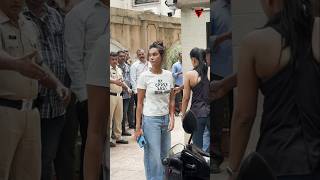 Shibani Dandekar Arrive to Pay Respects After Malaika Arora’s Father Passes Away [upl. by Antoinetta]